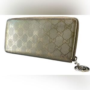 Gucci zip around wallet